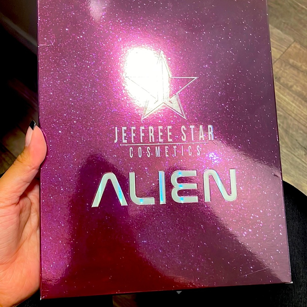 JeffreeStar Alien palette